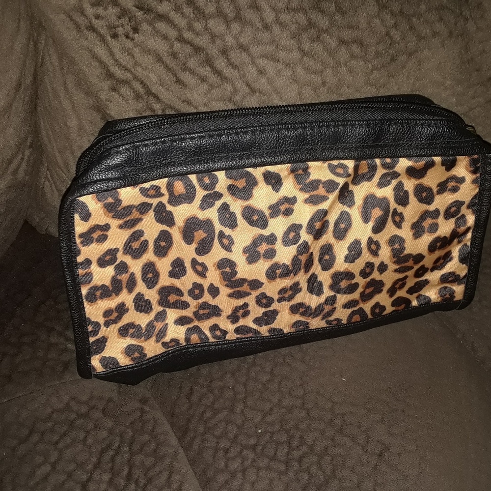 Cosmetic bag